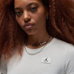 Nike Women's Jordan Slim Fit T-Shirt Sail - DZ3217 100 -Nike Women Shop DZ3217 100 M4