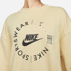 Women's Nike Sportswear Phoenix Fleece Oversized Crewneck Sweatshirt Team Gold - FD4234 783 8 Women's Nike Sportswear Phoenix Fleece Oversized Crewneck Sweatshirt Team Gold - FD4234 783 -Nike Women Shop FD4234 783 M4